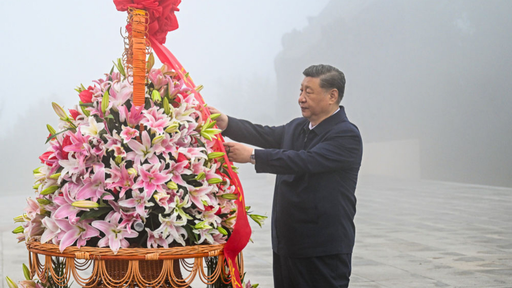 鏡觀·領(lǐng)航｜深情致敬英雄 擎舉民族精神