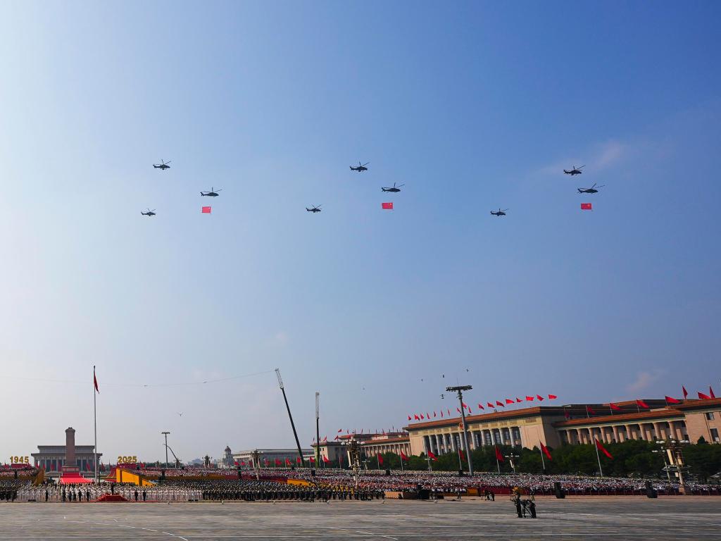 空中受阅梯队29型装备集中亮相 展示我军空中作战力量的跨越式发展