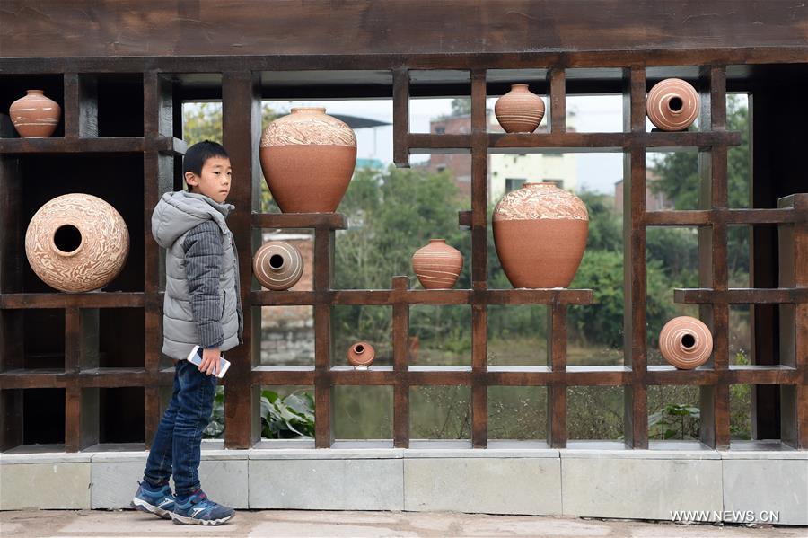 CHINA-CHONGQING-POTTERY MAKING-TOURIST TOWN (CN)