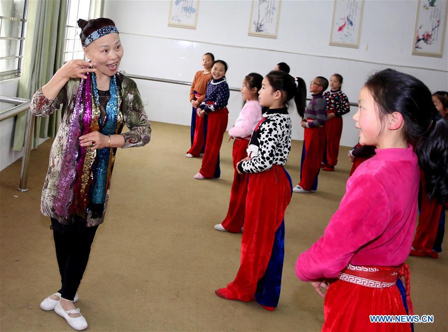 #CHINA-JIANGSU-PEKING OPERA-ELEMENTARY SCHOOL(CN)