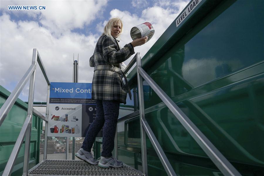 CANADA-VANCOUVER-GARBAGE COLLECTION-ZERO WASTE CENTER