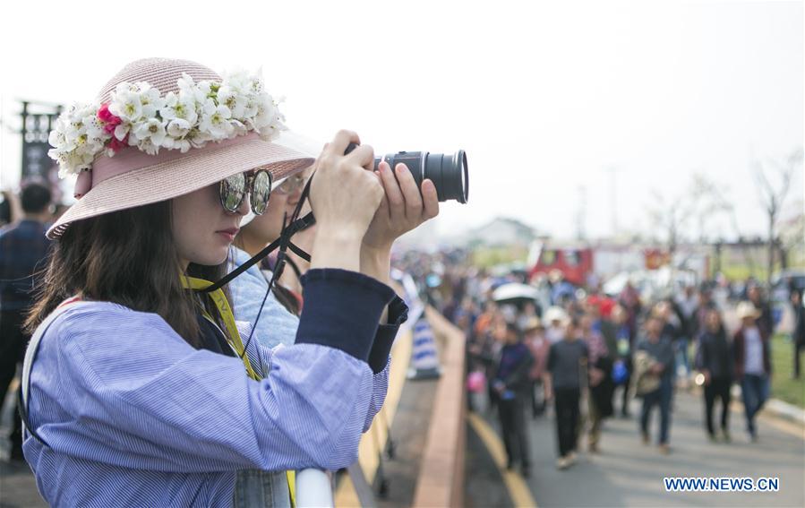 CHINA-SICHUAN-PEAR BLOSSOM-TOURISM (CN)