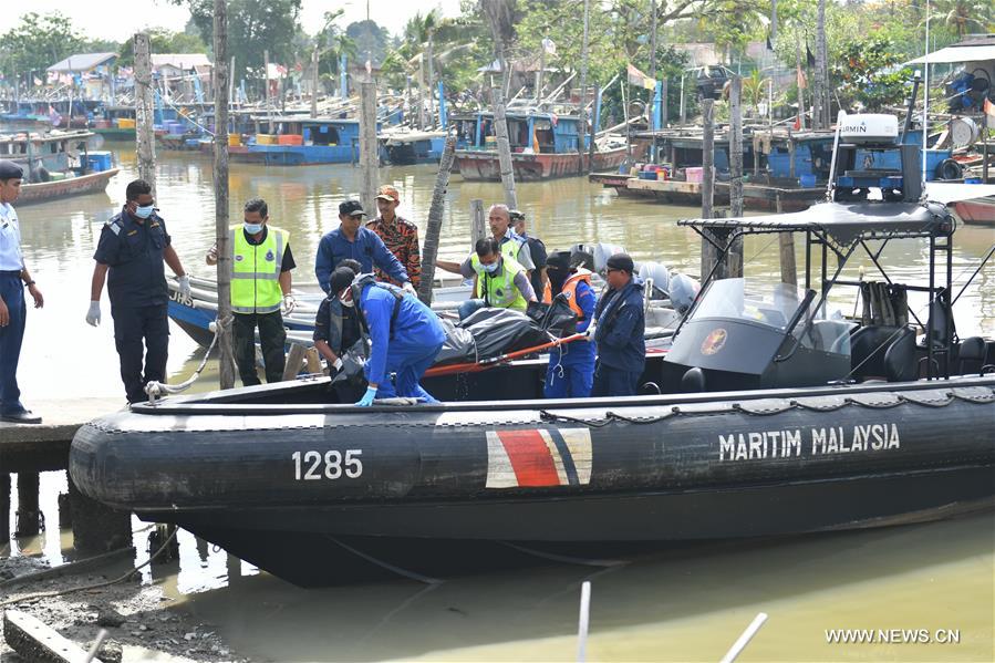 MALAYSIA-MALACCA STRAIT-VESSEL-CAPSIZED-RESCUE-BODY