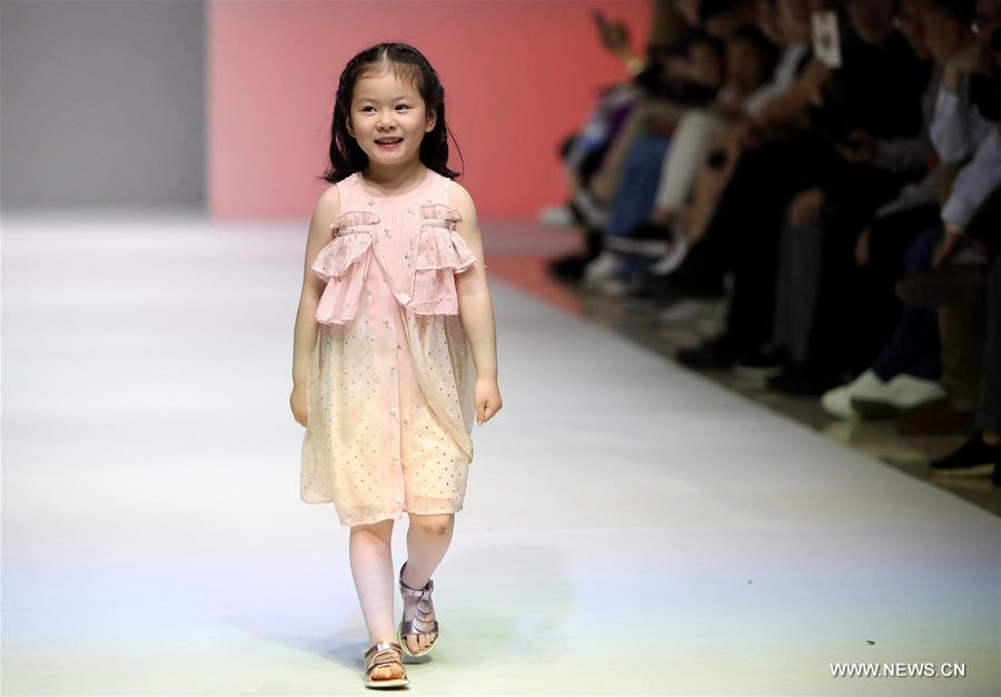 CHINA-SHANGHAI-FASHION SHOW (CN)