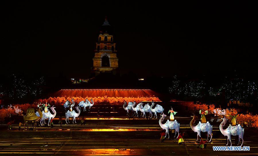 CHINA-SHAANXI-XI'AN-LIGHT SHOW (CN)