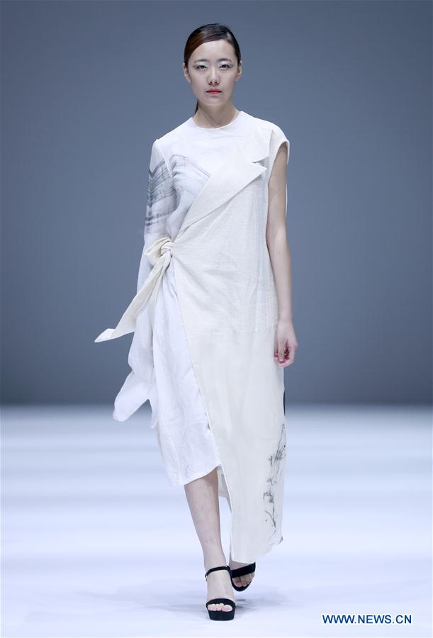 CHINA-BEIJING-GRADUATE FASHION WEEK (CN)