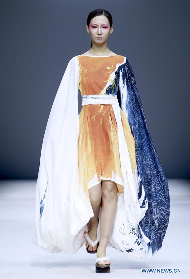 CHINA-BEIJING-GRADUATE FASHION WEEK (CN)