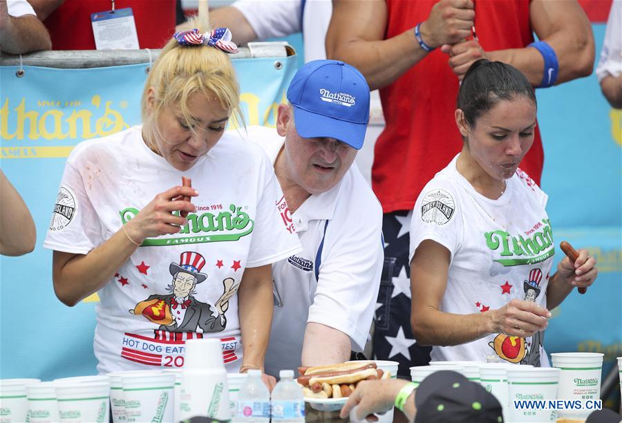 U.S.-NEW YORK-HOT DOG EATING CONTEST