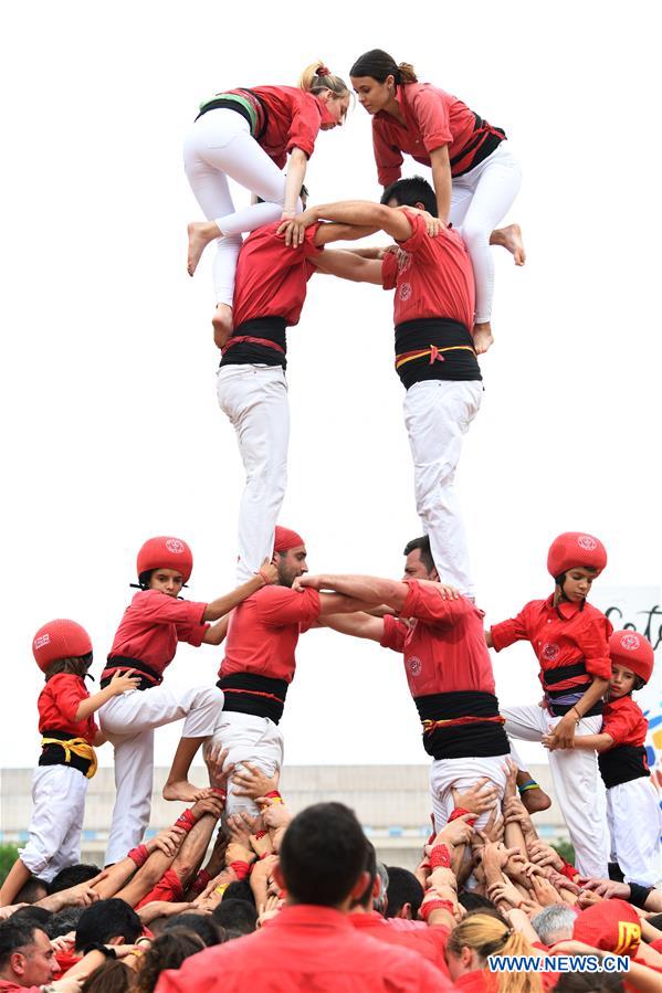 U.S.-WASHINGTON D.C.-FOLKLIFE FESTIVAL-HUMAN TOWERS