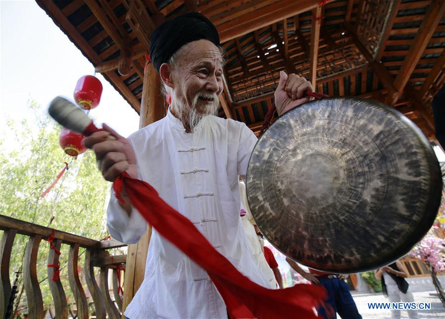 #CHINA-HUNAN-ZHANGJIAJIE-FOLK ART (CN)