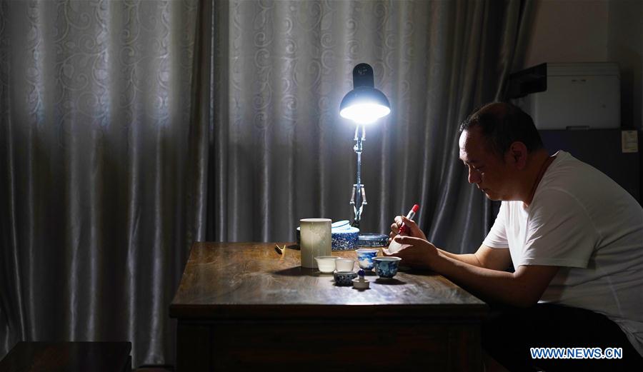 CHINA-JIANGXI-JINGDEZHEN-PORCELAIN-CRAFTSMEN (CN)