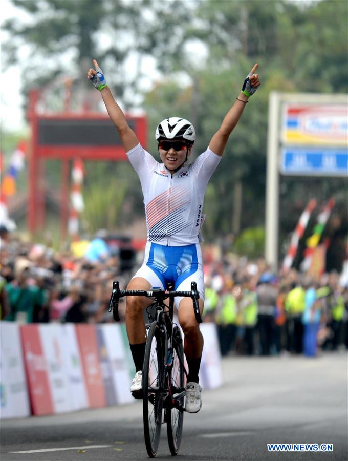 (SP)INDONESIA-SUBANG-ASIAN GAMES-CYCLING ROAD-WOMEN'S 100KM INDV. ROAD RACE