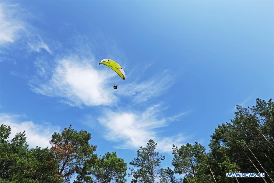 #CHINA-CHONGQING-PARAGLIDING (CN*)