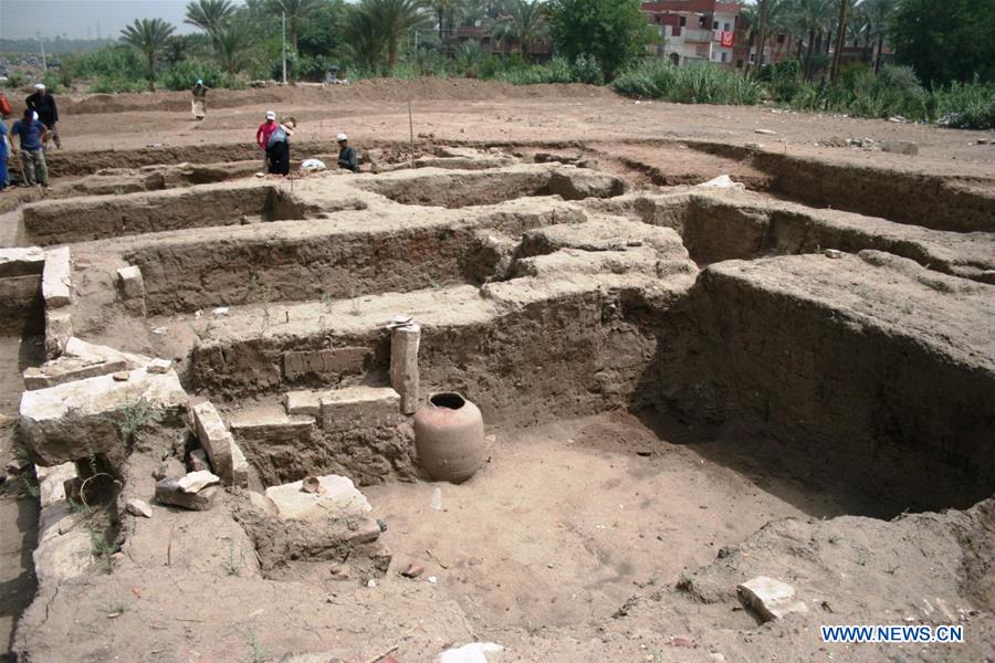 EGYPT-GIZA-ANCIET BUILDING-DISCOVER