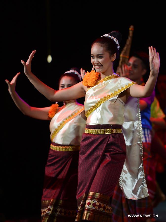 LAOS-VIENTIANE-CULTURAL-PERFORMANCE