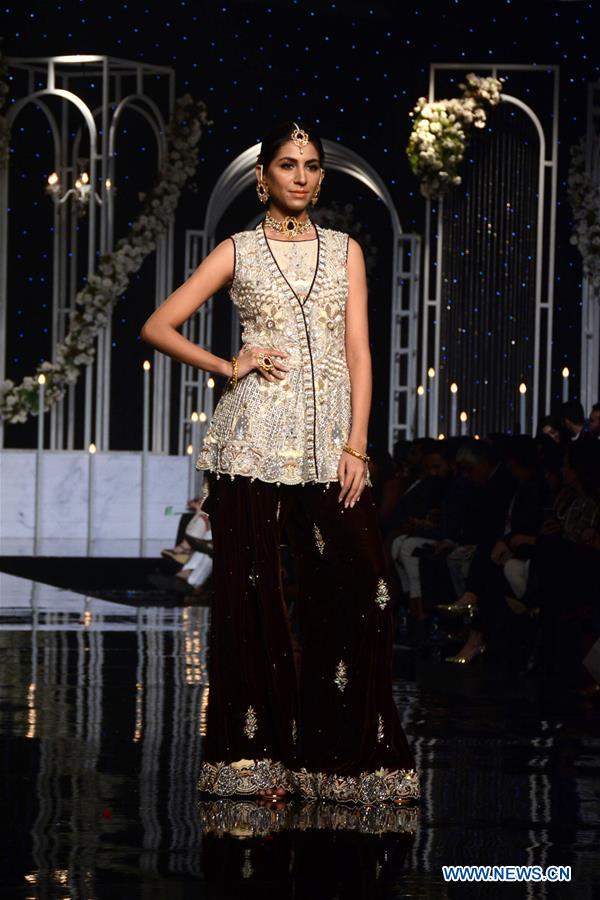 PAKISTAN-LAHORE-FASHION WEEK