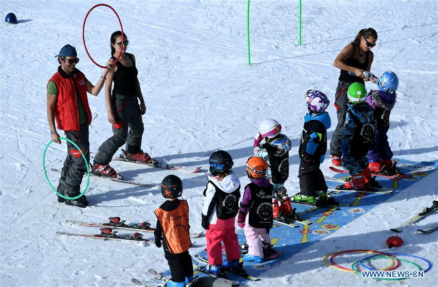 ANDORRA-WINTER-DAILY LIFE