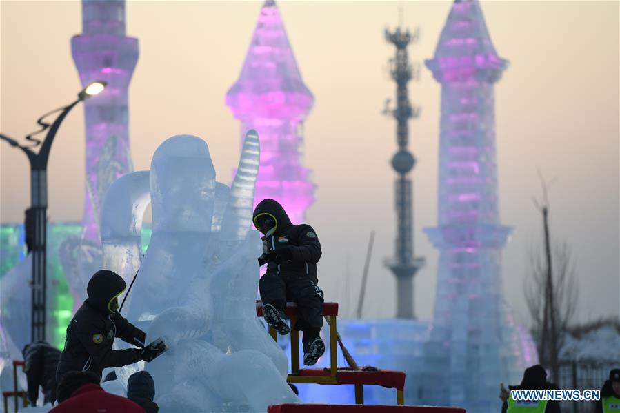 CHINA-HARBIN-ICE SCULPTURE-COMPETITION (CN)