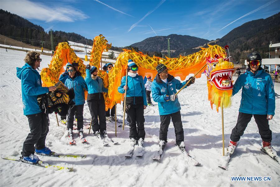 (SP)SLOVENIA-KRANJSKA GORA-CHINESE GRAGON