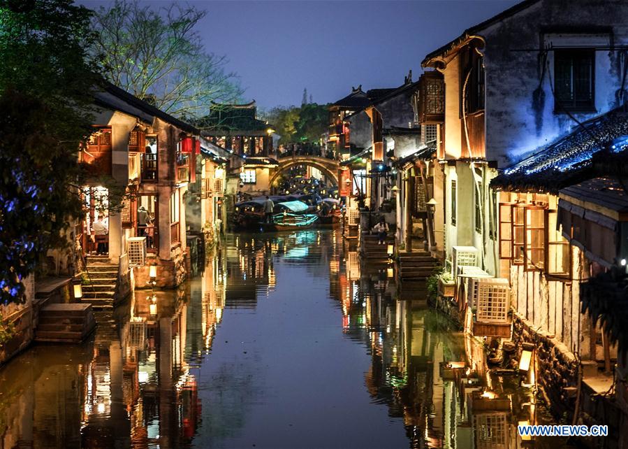 CHINA-KUNSHAN-ZHOUZHUANG ANCIENT TOWN-NIGHT VIEW (CN)