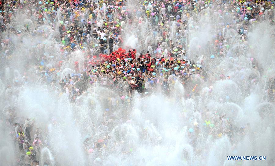 CHINA-YUNNAN-XISHUANGBANNA-WATER SPRINKLING FESTIVAL (CN)