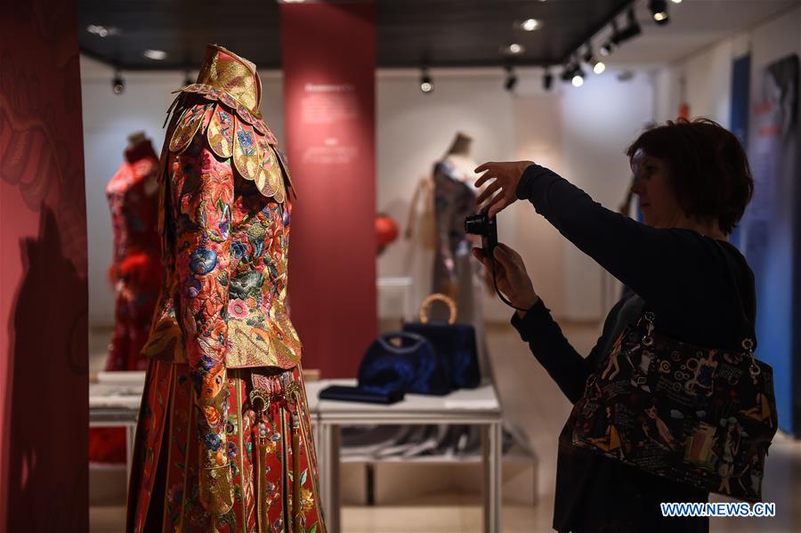 RUSSIA-MOSCOW-CHINA-SILK-FASHION-EXHIBITION