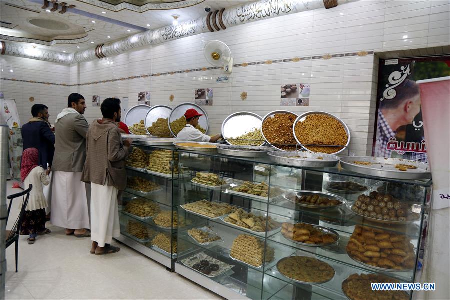 YEMEN-SANAA-RAMADAN-SWEETS