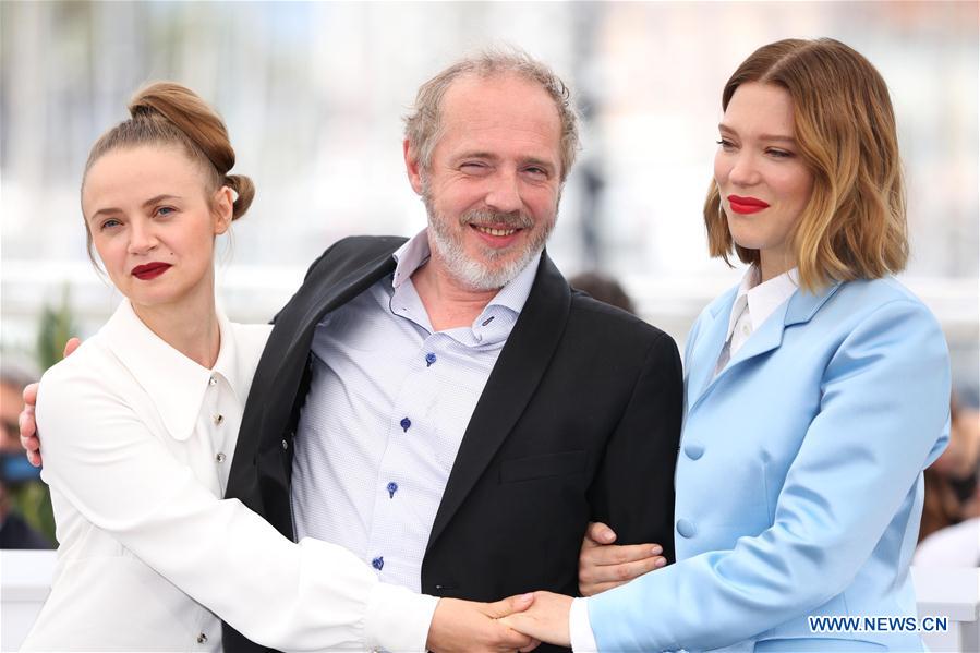 FRANCE-CANNES-FILM FESTIVAL-PHOTOCALL-"OH MERCY!"