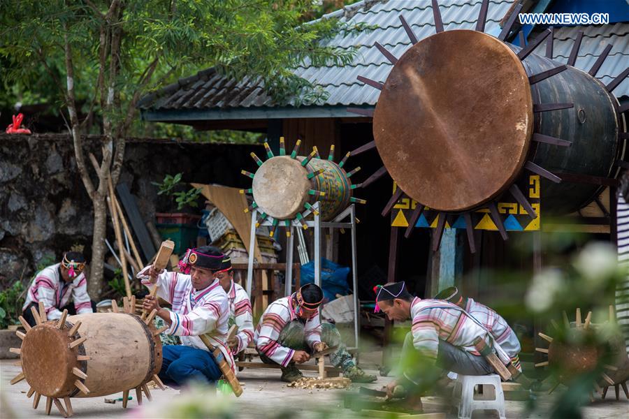 CHINA-YUNNAN-CULTURE-JINUO DRUM(CN)