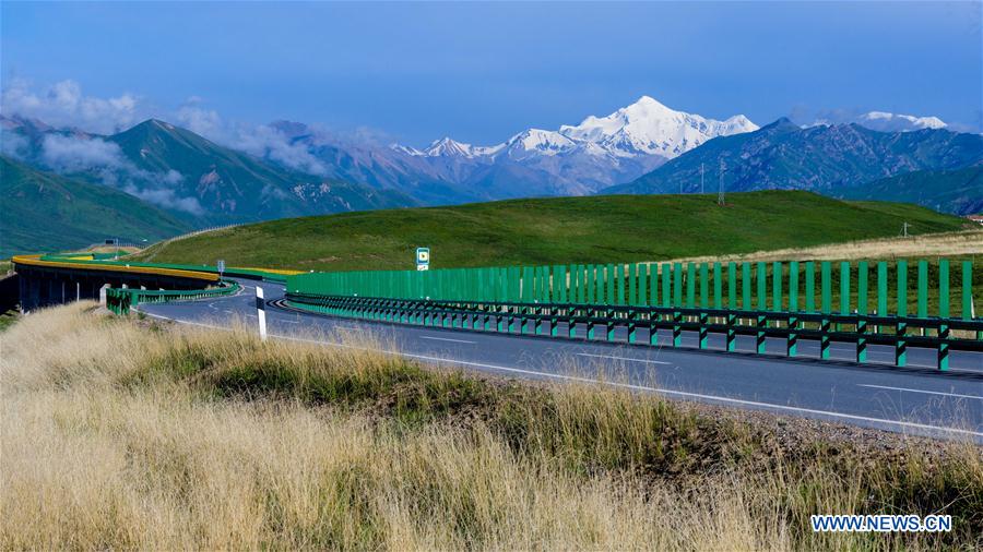 CHINA-QINGHAI-AMNE MACHIN PEAK-SCENERY (CN)