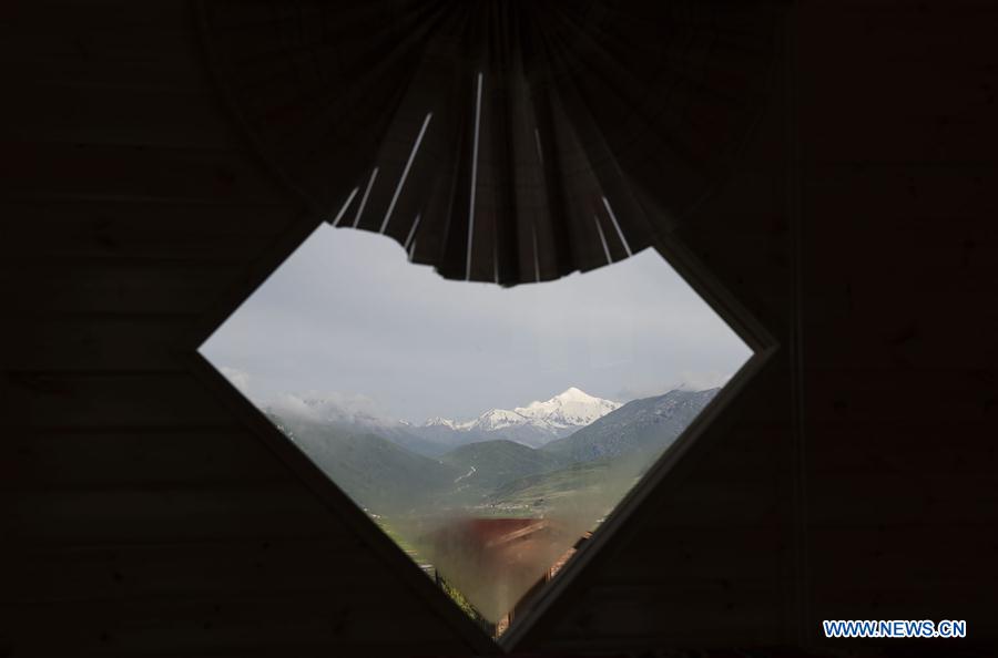 CHINA-QINGHAI-AMNE MACHIN PEAK-SCENERY (CN)