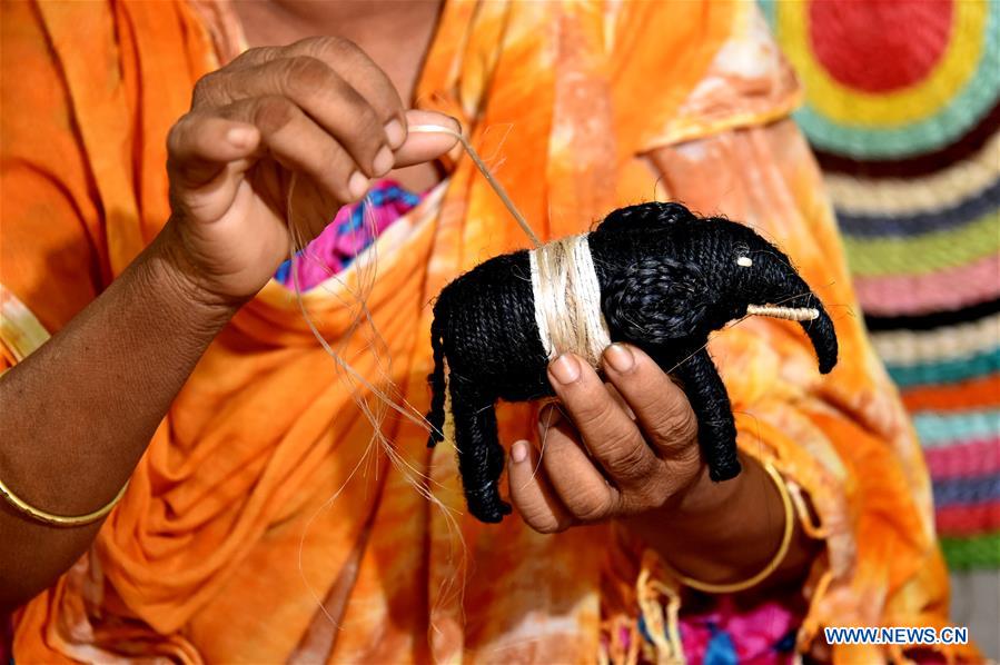 BANGLADESH-GAZIPUR-JUTE-HANDICRAFTS