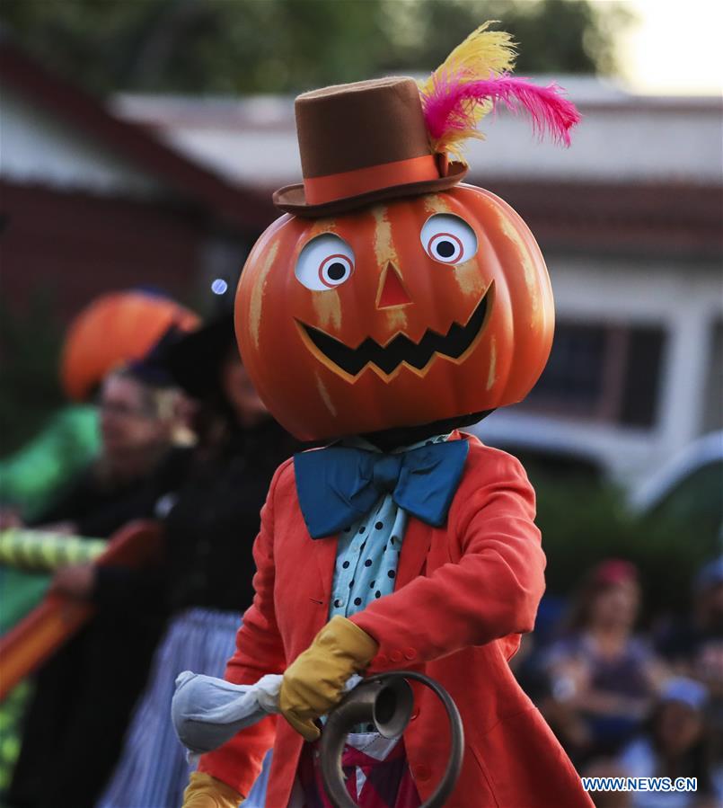 U.S.-CALIFORNIA-ANAHEIM-HALLOWEEN PARADE