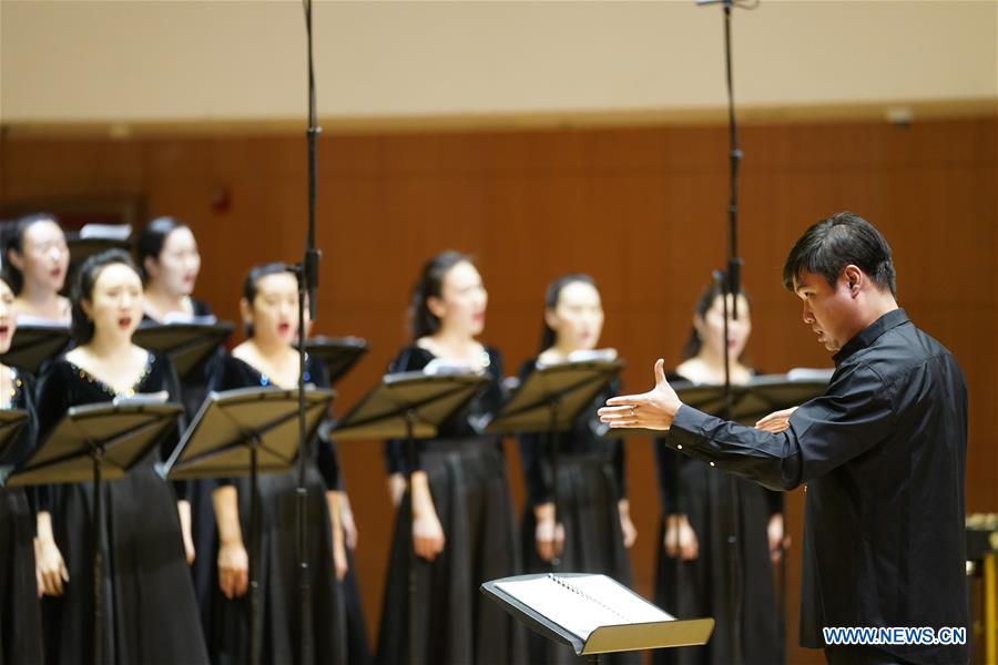 CHINA-BEIJING-"GOLDEN LIGHT"-CHORAL CONCERT (CN)