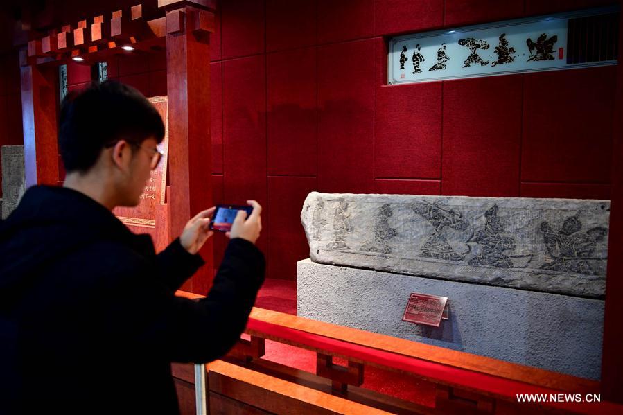 CHINA-HENAN-NANYANG-MUSEUM-HAN DYNASTY-STONE CARVING (CN)