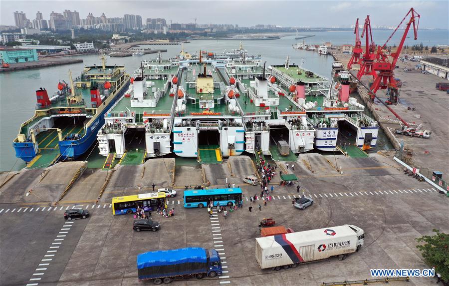 CHINA-HAIKOU-PORT-SPRING FESTIVAL-TRAVEL RUSH (CN)