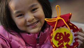 Folk art workshop held for children to greet Spring Festival in Macao