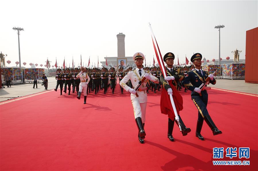 （在習(xí)近平強(qiáng)軍思想指引下·我們在戰(zhàn)位報(bào)告·圖文互動(dòng)）（2）護(hù)衛(wèi)國旗　重于生命——中國人民解放軍儀仗大隊(duì)國旗護(hù)衛(wèi)隊(duì)執(zhí)行國旗升降任務(wù)記事