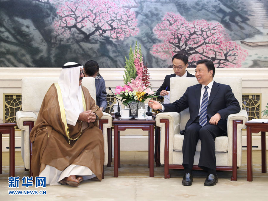 5月16日，國(guó)家副主席李源潮在北京會(huì)見(jiàn)來(lái)華出席“一帶一路”國(guó)際合作高峰論壇的科威特宮廷事務(wù)大臣納賽爾。 新華社記者 王曄 攝