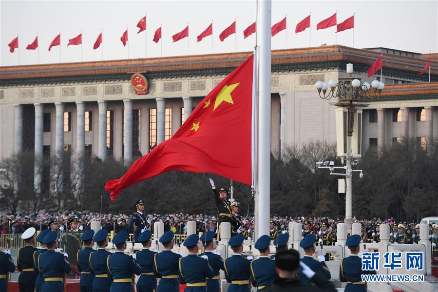 （社會(huì)）（1）人民解放軍首次執(zhí)行天安門廣場(chǎng)升國(guó)旗任務(wù)