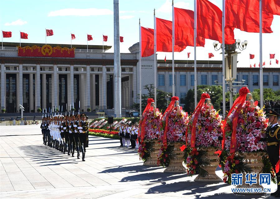 （新華全媒頭條·圖文互動）（3）致敬英烈 捍衛(wèi)榮光——寫在英雄烈士保護法實施后首個烈士紀念日