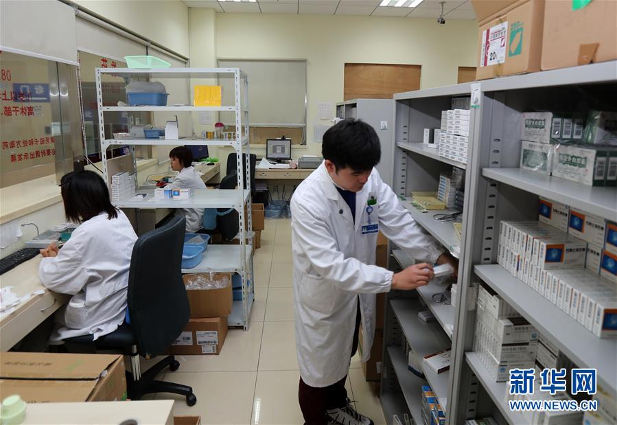 （新華全媒頭條·圖文互動）（1）一粒藥片牽動萬人心，藥品集中采購給你我省了多少？