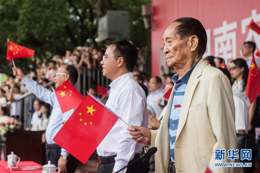 （壯麗70年·奮斗新時代——共和國榮光·圖文互動）（3）袁隆平：把對祖國的熱忱結(jié)成飽滿的稻穗