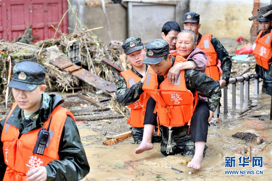 （新華全媒頭條·圖文互動(dòng)）（5）沿著中國(guó)特色強(qiáng)軍之路闊步前進(jìn)——黨中央、中央軍委領(lǐng)導(dǎo)推進(jìn)國(guó)防和軍隊(duì)建設(shè)70年紀(jì)實(shí)