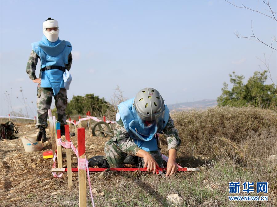 （新華全媒頭條·圖文互動(dòng)）（12）沿著中國(guó)特色強(qiáng)軍之路闊步前進(jìn)——黨中央、中央軍委領(lǐng)導(dǎo)推進(jìn)國(guó)防和軍隊(duì)建設(shè)70年紀(jì)實(shí)