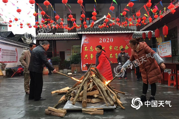 華南雨中降溫 華北黃淮霾反復