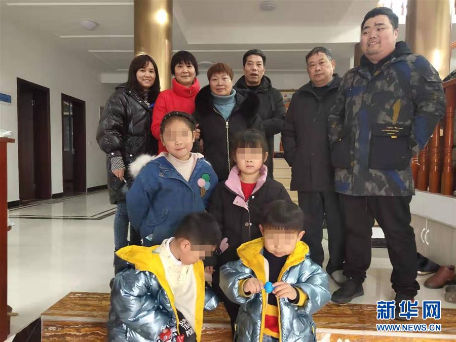 （聚焦疫情防控·圖文互動）（2）從武漢返鄉(xiāng)的一家人：“鄰里情割不斷，自行隔離是義務”