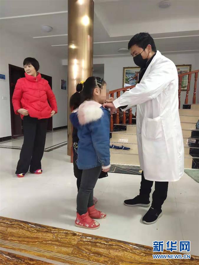 （聚焦疫情防控·圖文互動）（3）從武漢返鄉(xiāng)的一家人：“鄰里情割不斷，自行隔離是義務”