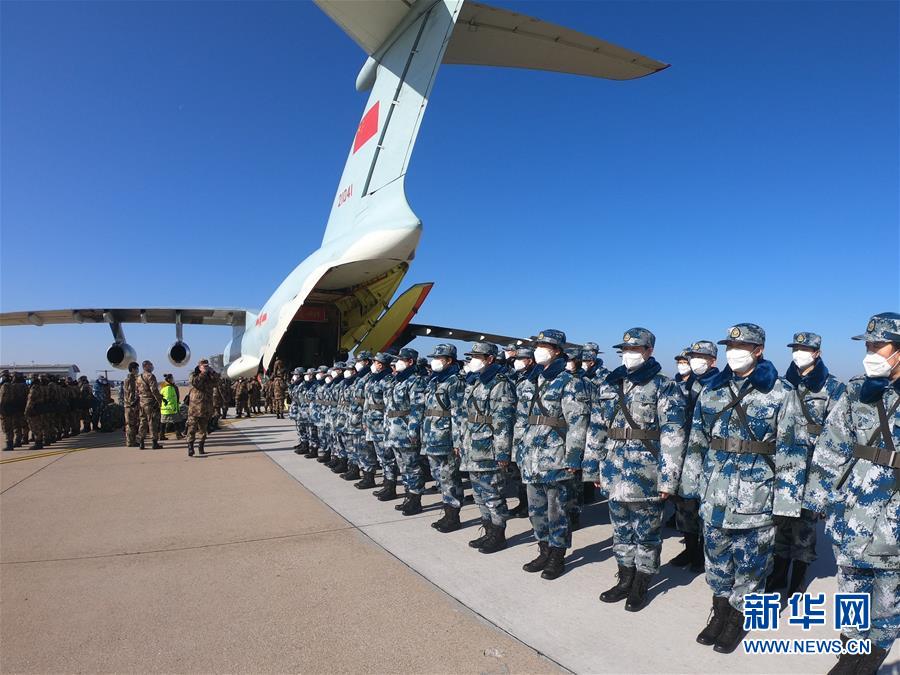 （一線抗疫群英譜·圖文互動）（3）起飛，在人民最需要的時刻——中部戰(zhàn)區(qū)空軍航空兵某團支援湖北抗“疫”空運記事
