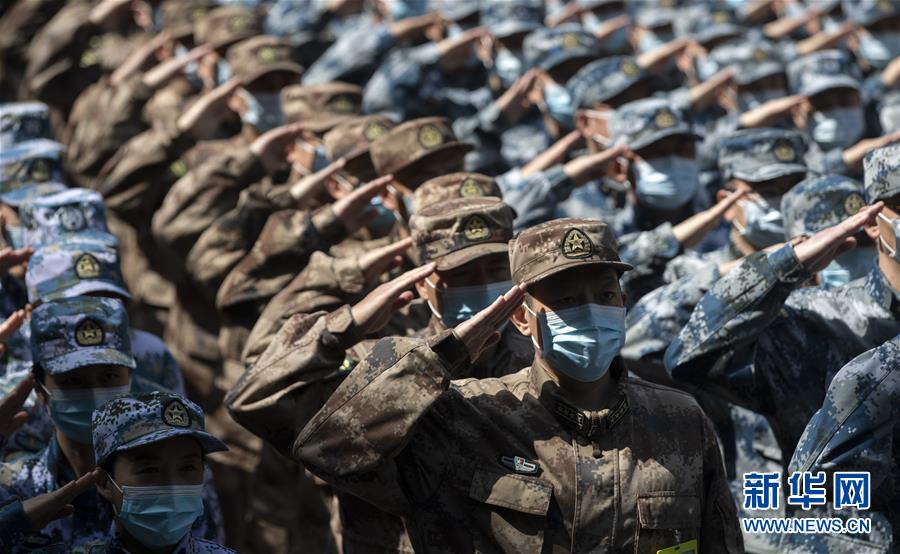 （圖文互動）（1）經(jīng)中央軍委主席習(xí)近平批準 軍隊支援湖北醫(yī)療隊圓滿完成任務(wù)回撤